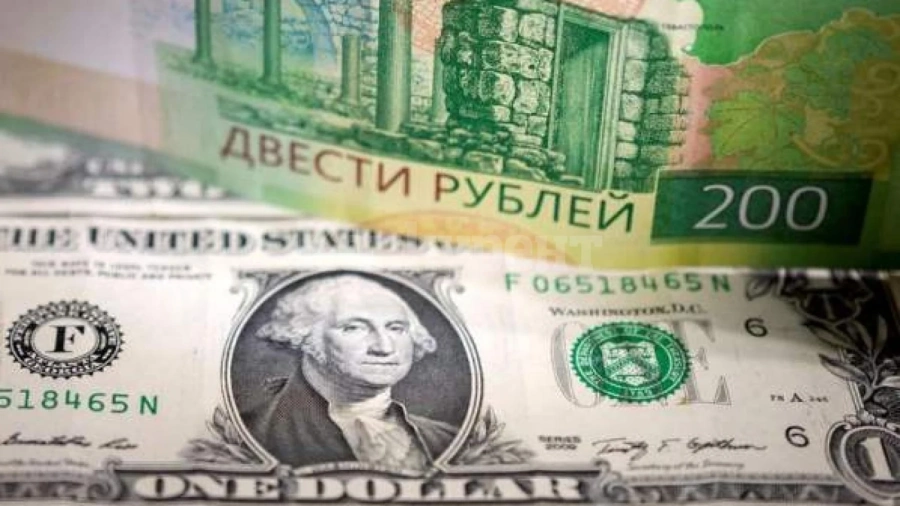 Русия забрани на банките да продават валута на хората