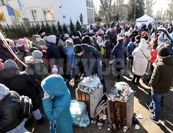Германия предлага 300 000 частни домове на бежанците