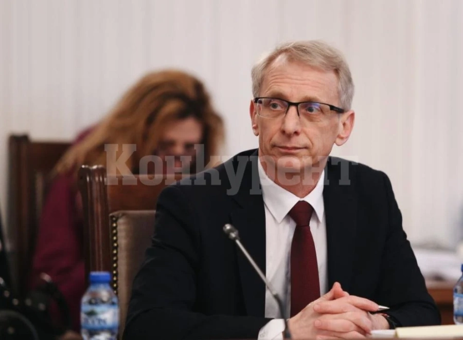 Денков обяви кога отпадат COVID тестовете за учениците
