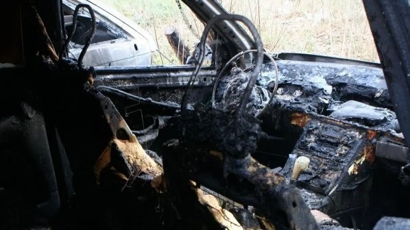 Откраднаха автомобил във Враняк, намериха го опожарен