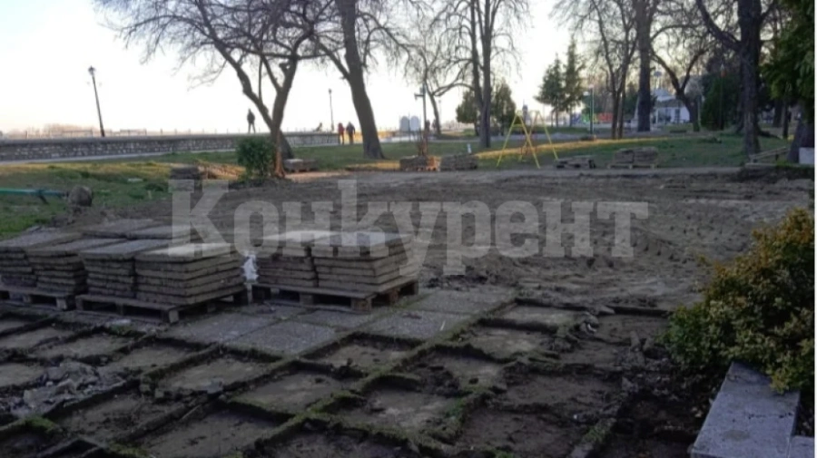 Демонтираха едно от култовите заведения в Градската градина на Видин