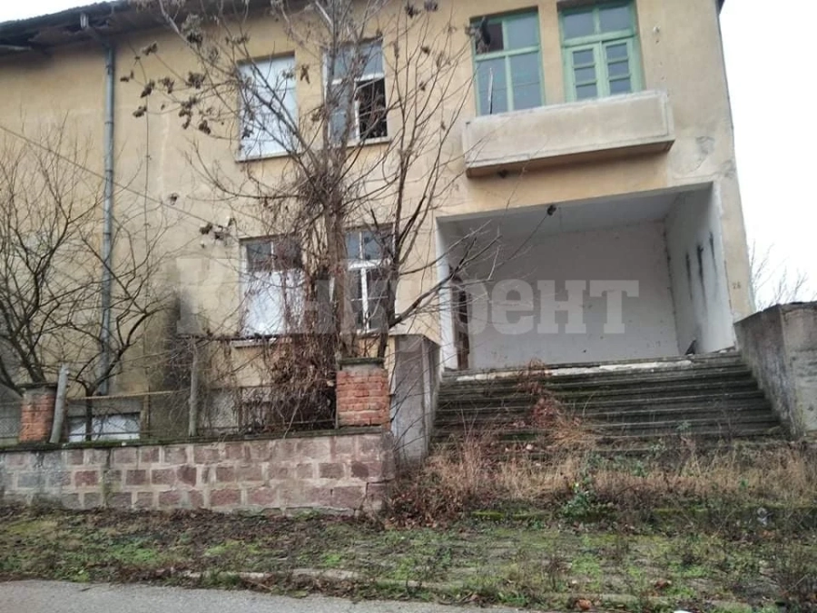 Общината в Ружинци купи школото в Плешивец