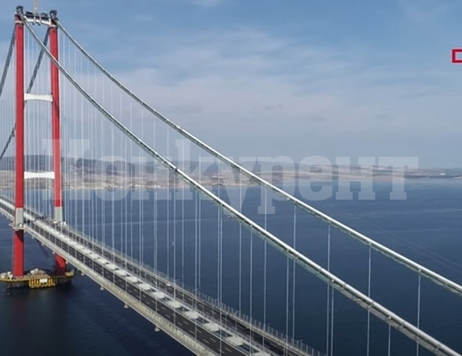 Откриха първия мост в Турция, който свързва Европа и Азия през Дарданелите (Видео)