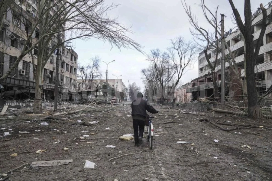 Украйна: Русия атакува училище, в което се укриваха 400 души