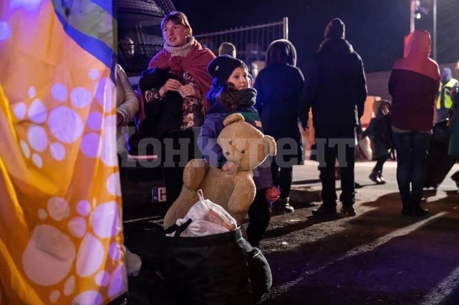 Хиляди украинци се евакуираха от град Бориспол, до който има международно летище