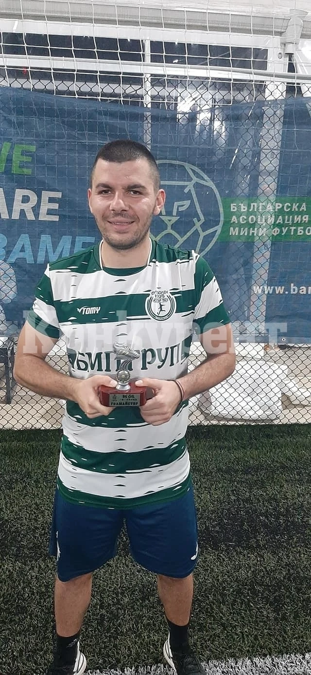 Бобо носи успех на лидера в местно дерби