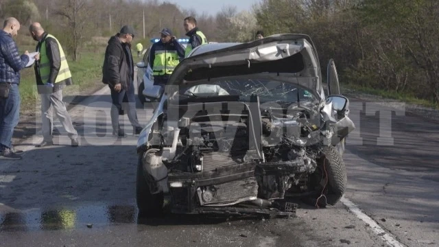 Двама пострадаха при катастрофа в неделя призори, не казват кой е карал