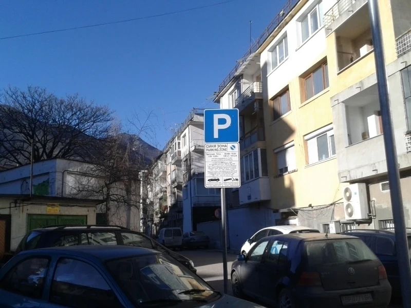 Вижте какво се е случва, когато „паяк“ вдигне колата на полицай във Враца