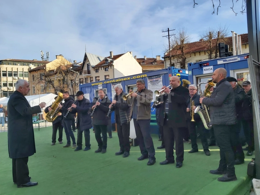 Поканиха на безплатен концерт