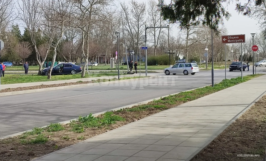 Поредна катастрофа на оживено кръстовище в Козлодуй