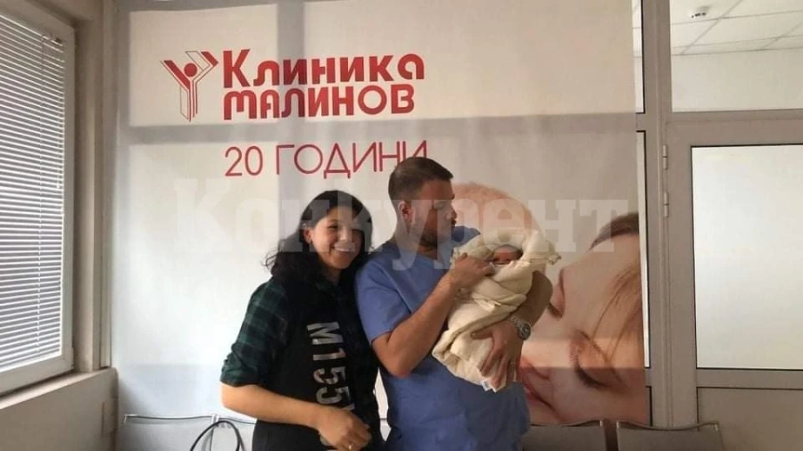 Водещ специалист идва в кабинета по репродуктивно здраве