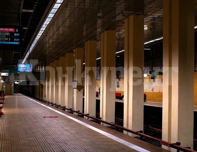 Метровлак аварира в Букурещ, евакуират пътниците през тунела
