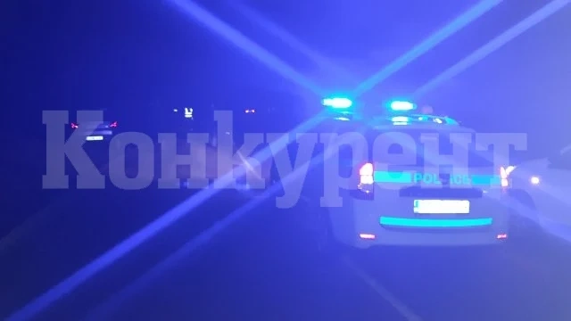 ТИР се заби в двора на къща в Долни Богров