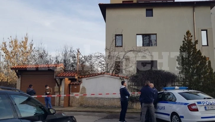 Като за война! Ченгетата нахлуха в две къщи във Врачанско и откриха куп оръжия и боеприпаси