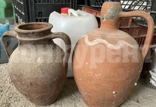Баба открадна 3 глинени стомни от къща във врачанско село