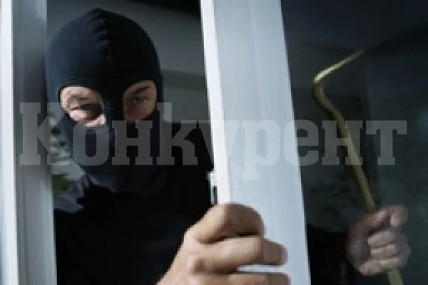 Пишман бандити разбиха кметството в Замфирово, нищо не взеха