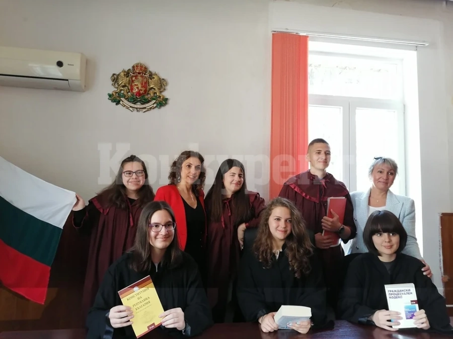 Ученици влязоха в Районен съд – Враца в Деня на отворените врати