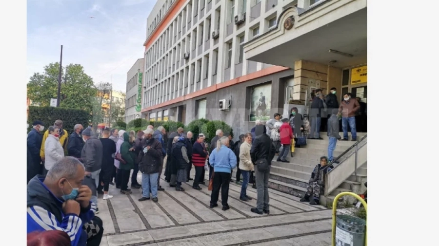 Проблем в системата бави получаването на великденските добавки във Видин