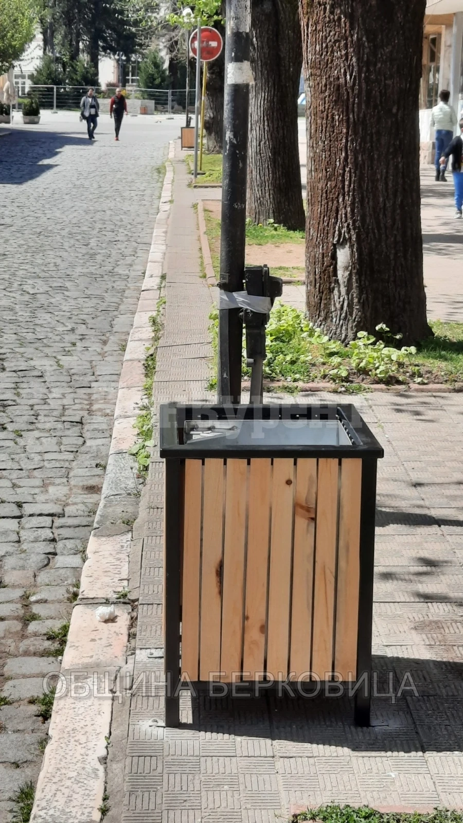 Монтират 50 нови кошчета за отпадъци в Берковица