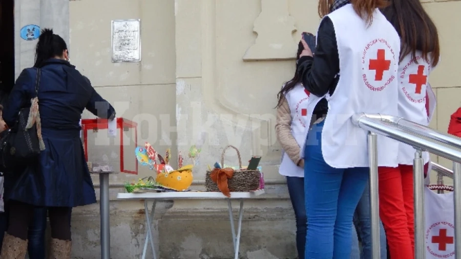 Млади червенокръстци от Видин с кампании на Цветница