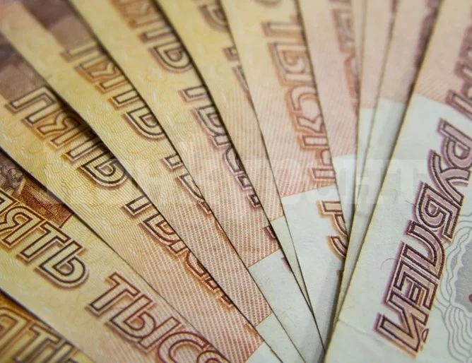 Допитване: Над 55 % от руснаците нямат спестявания във валута