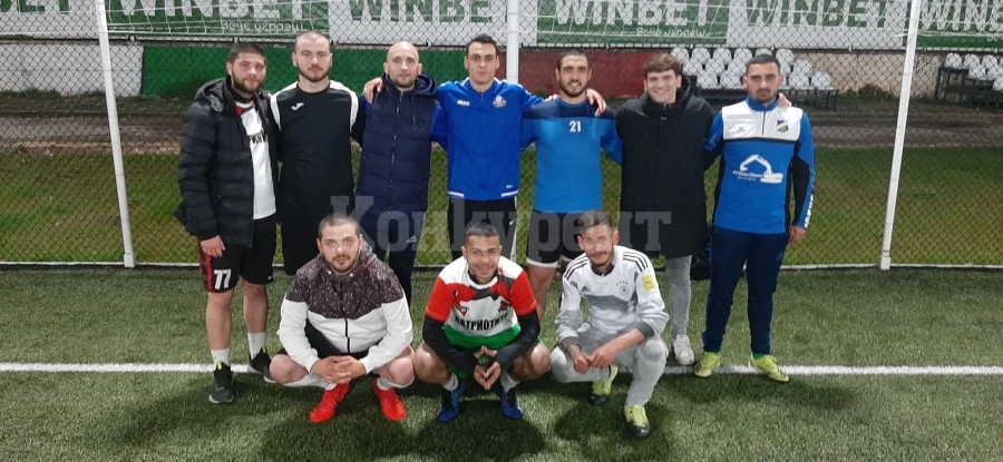 Първа победа на Патриотите, белязана с 2 червени картона и автогол на Гонзо