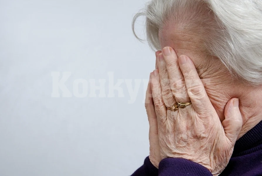 Мъж откъсна златна верижка от врата на 81-годишна жена