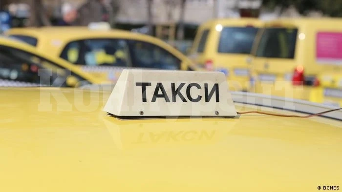 Възрастна жена пътува с такси до Русе, за да даде 9 бона на „ало“ измамници