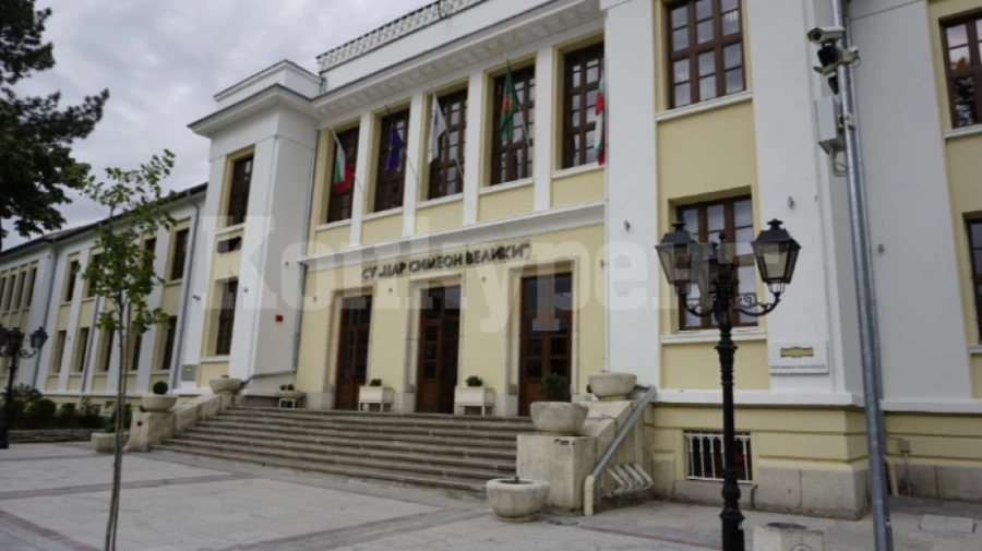 Михалаки Георгиев, Димитър Мишев и Димитър Рашев - трима от първите учители във видинската гимназия