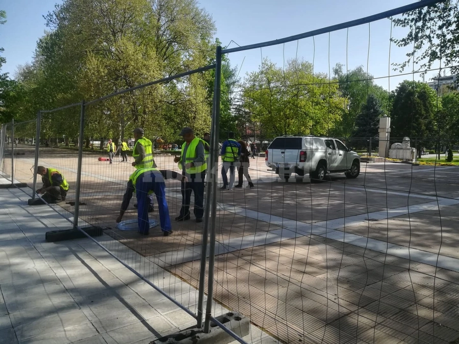 Почна ремонтът на площада в Монтана СНИМКИ