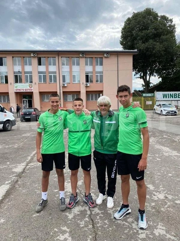 Трио от школата на Ботев /Вр/ дърпа Лудогорец към титла в U15