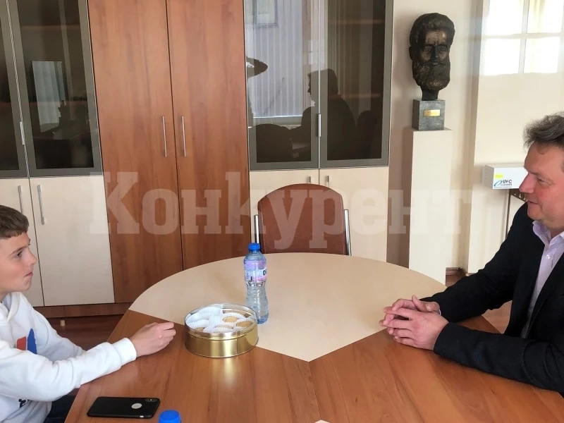 Най-младият репортер взе интервю от областния управител на Враца