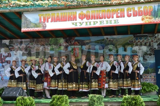 Подготвят турлашкия фолклорен събор „Када кум прасе и ти вречу” в Чурене 