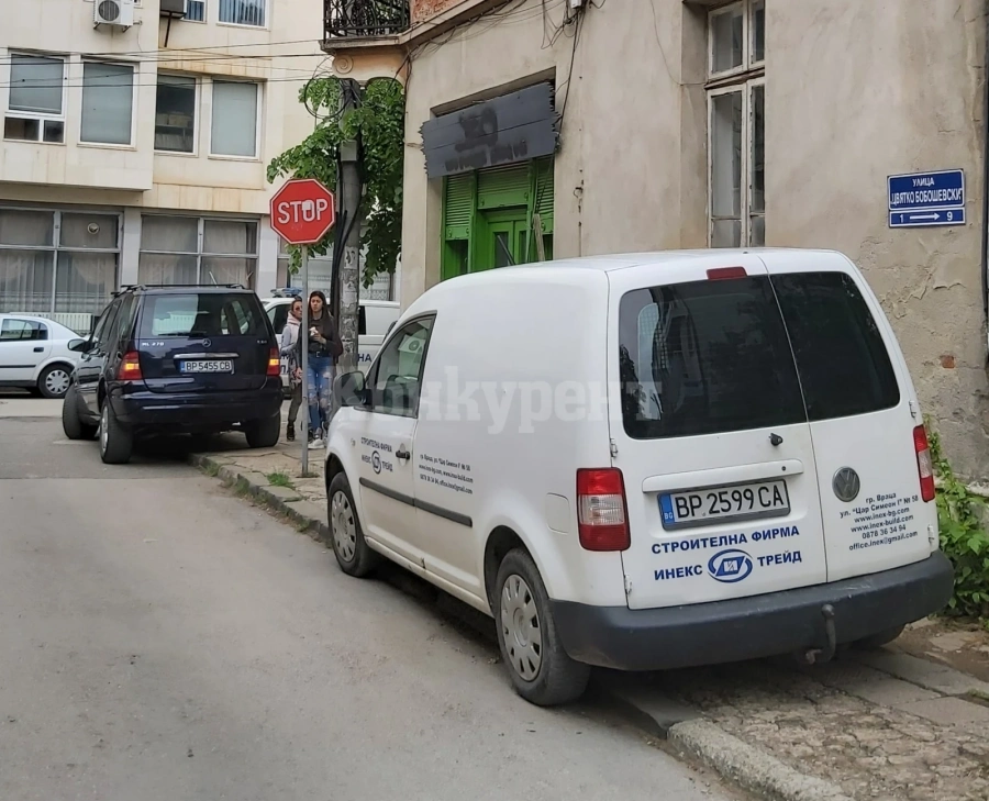 Да паркираш по врачански под носа на... полицията СНИМКИ