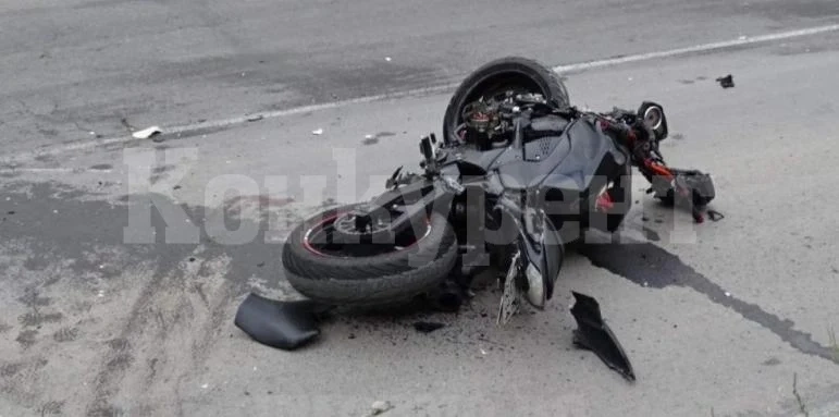 Моторист загина на писта след зловещ удар