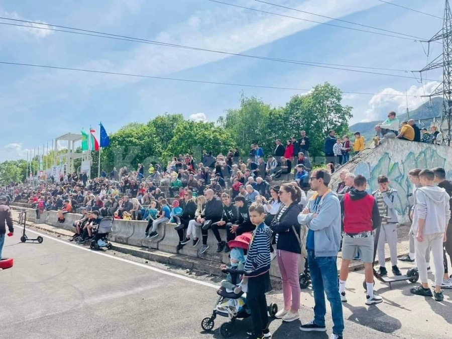 Шампионатът по Супермото събра 2000 зрители на картинг пистата във Враца