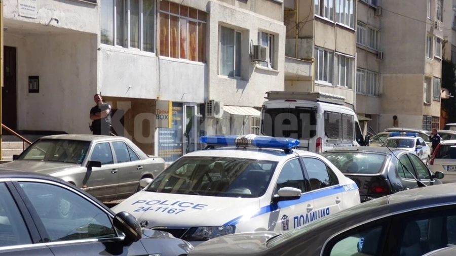 Разгневен мъж потроши дома на изгората си