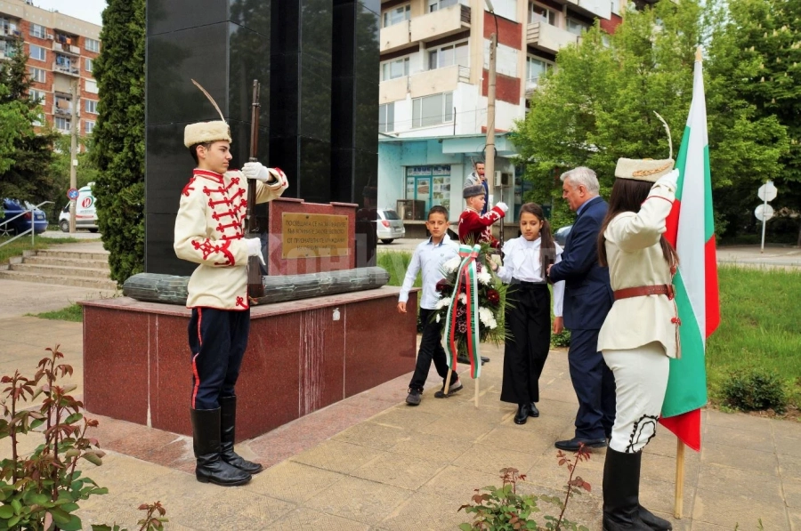 Мездра посрещна празника си СНИМКИ