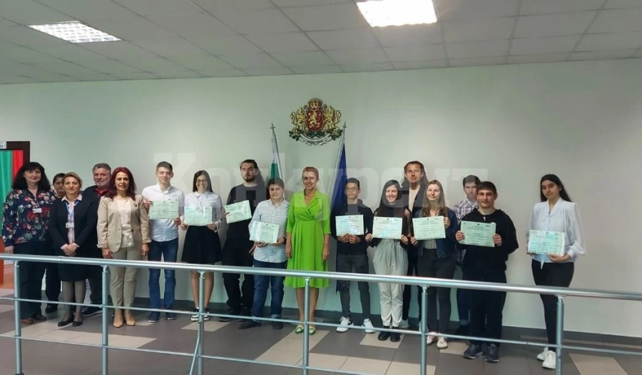 Четирима ученици седнаха на стола на губернатора в Монтана