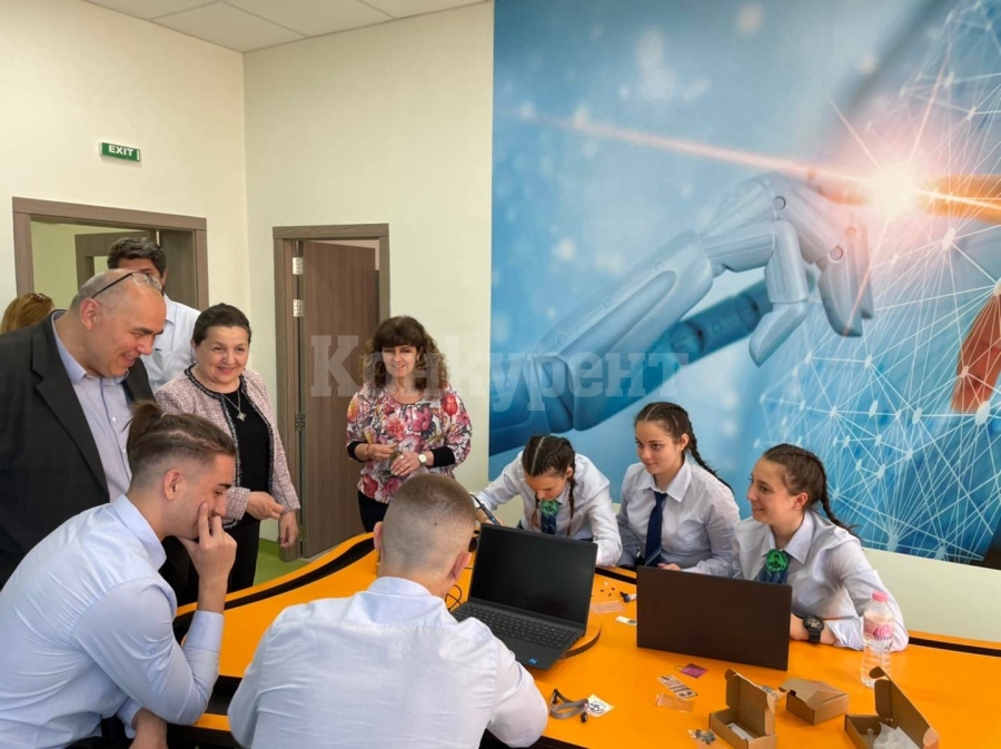 Възпитаниците на СУ „Никола Войводов“ ще получават допълнителни умения в иновативен STEM център 