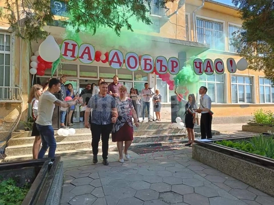 И в Мизия изпратиха абитуриентите