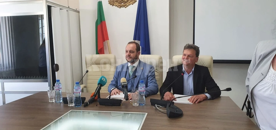 Министър Сандов обяви във Враца кога ще изкарат тонер касетите и какво става със серовъглеродните остатъци в Химко