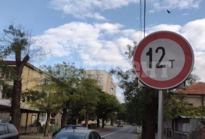 Забранят тирове да се движат по третокласен път в Монтанско