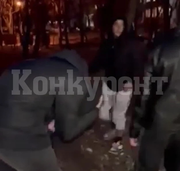 Брутална жестокост! 19-годишен бере душа, трима го пребили с дървен кол във Видинско