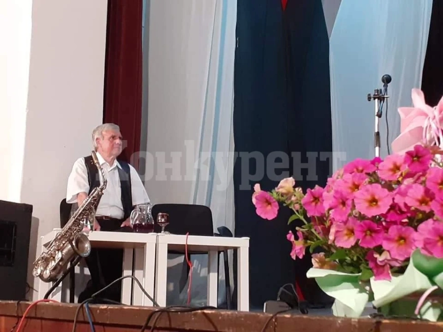 В Зверино уважиха Димитър Ангелов СНИМКИ