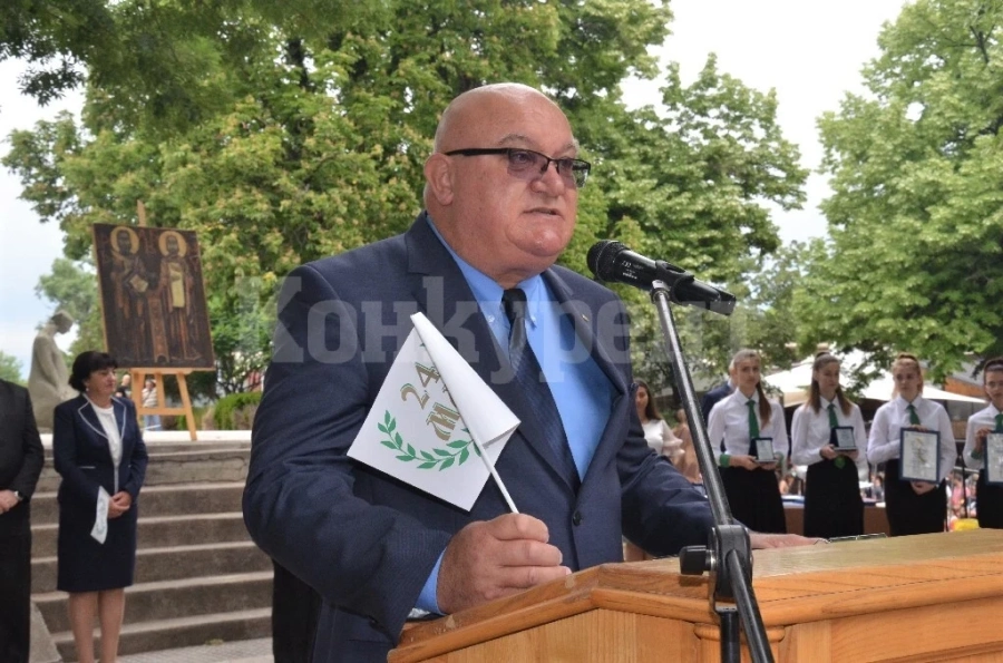 На 24 май във Видин отличиха дейци на просветата, културата и изкуството и изявени ученици