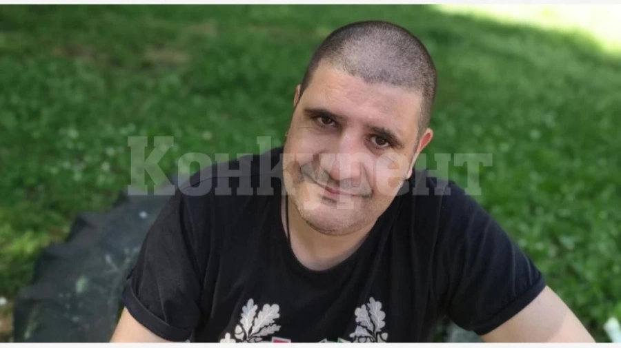 Рентгенологът Димитър Цолов има музикален талант и пише романи и стихове