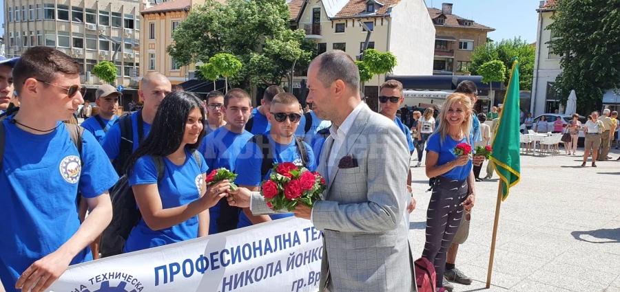 С тържествена церемония откриха Ботевите дни във Враца, над 1300 поемат по стъпките на великия революционер СНИМКИ и ВИДЕО