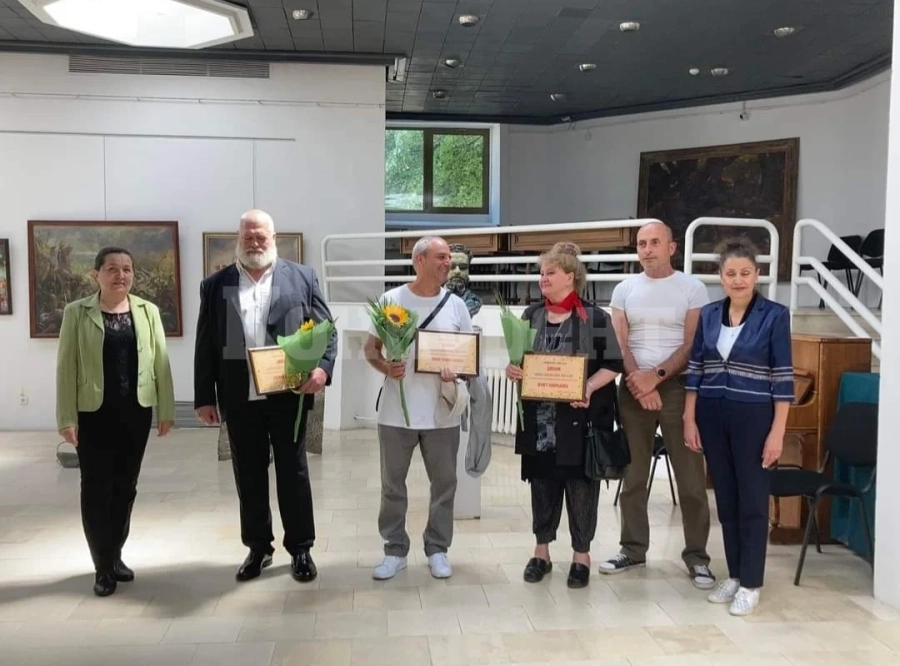 Наградиха победителите в Националната художествената изложба „Земята на Ботев“