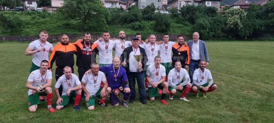 Манастирище завърши по шампионски кампанията, тресна с 3:2 Миньор СНИМКИ